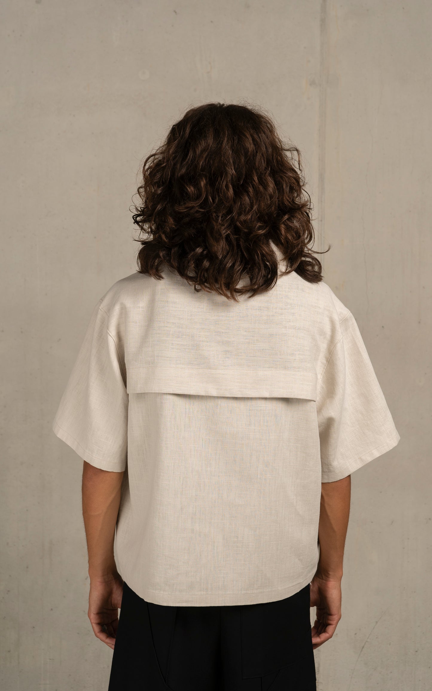 Linen shortsleeved shirt