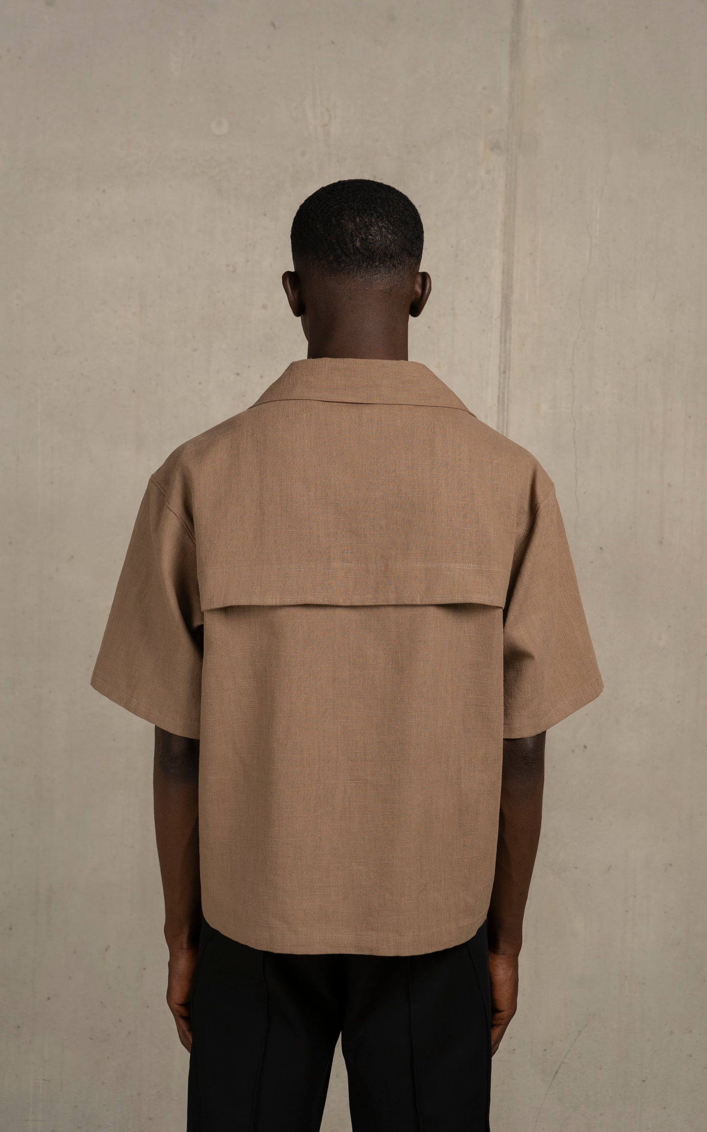 Linen shortsleeved shirt
